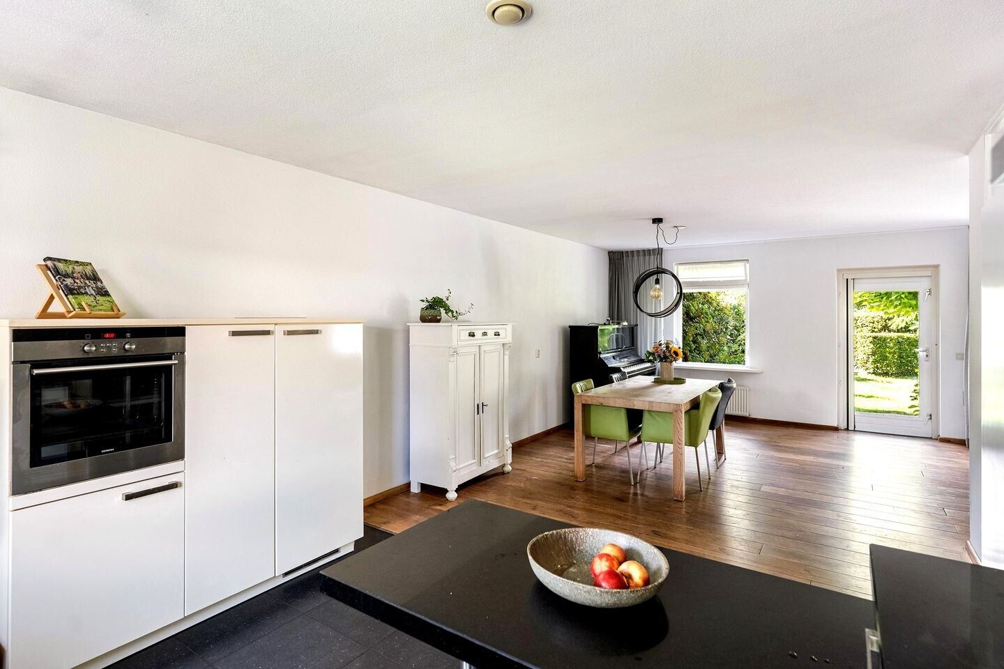 Hoekwoning te koop: Van Middachtenmarke 9, Zwolle