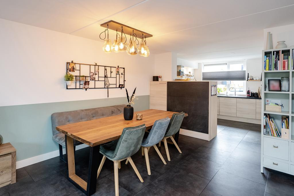 Tussenwoning te koop: Vrouwenlaan 67, Zwolle