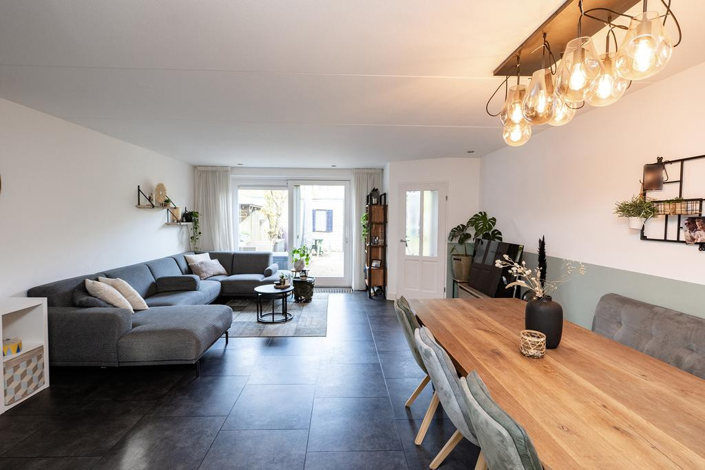 Tussenwoning te koop: Vrouwenlaan 67, Zwolle