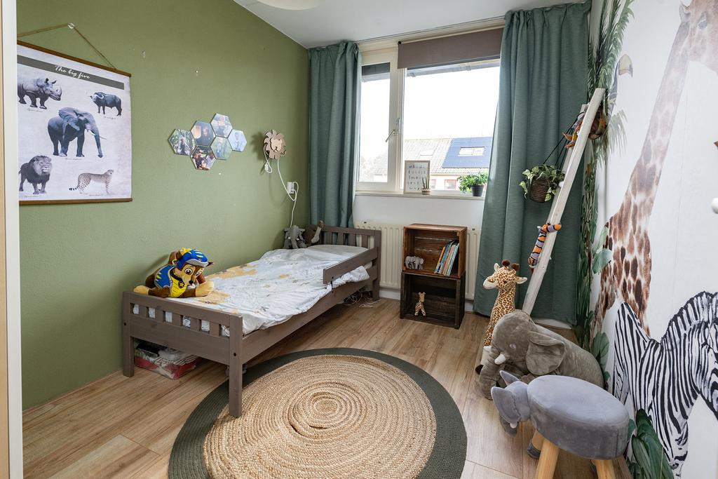 Tussenwoning te koop: Vrouwenlaan 67, Zwolle