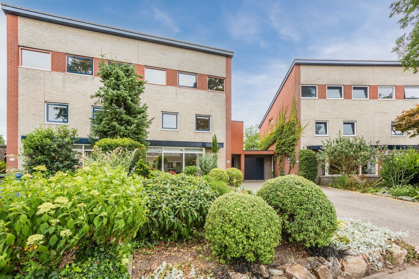 Tussenwoning te koop: Vrouwenlaan 80, Zwolle