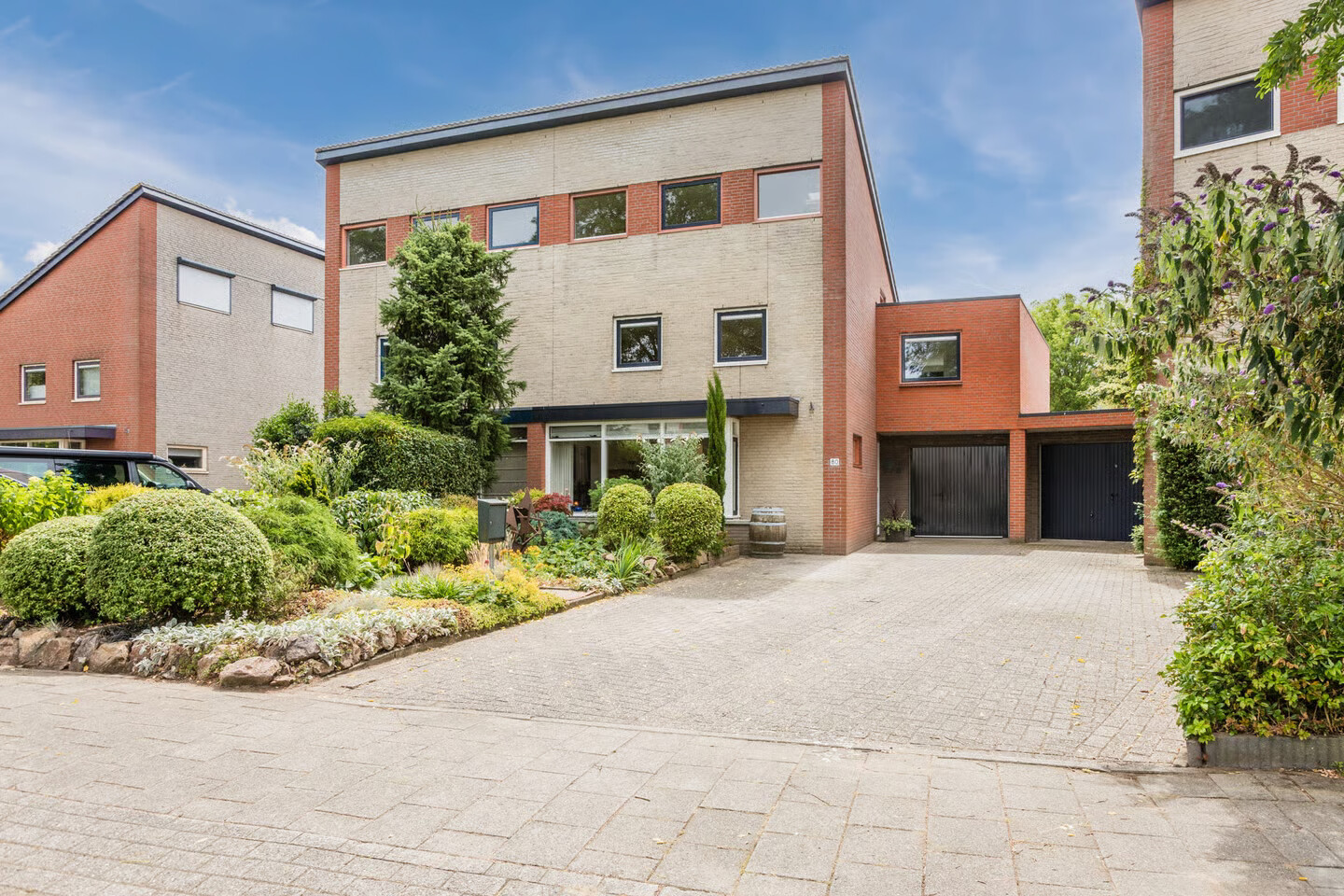 Tussenwoning te koop: Vrouwenlaan 80, Zwolle