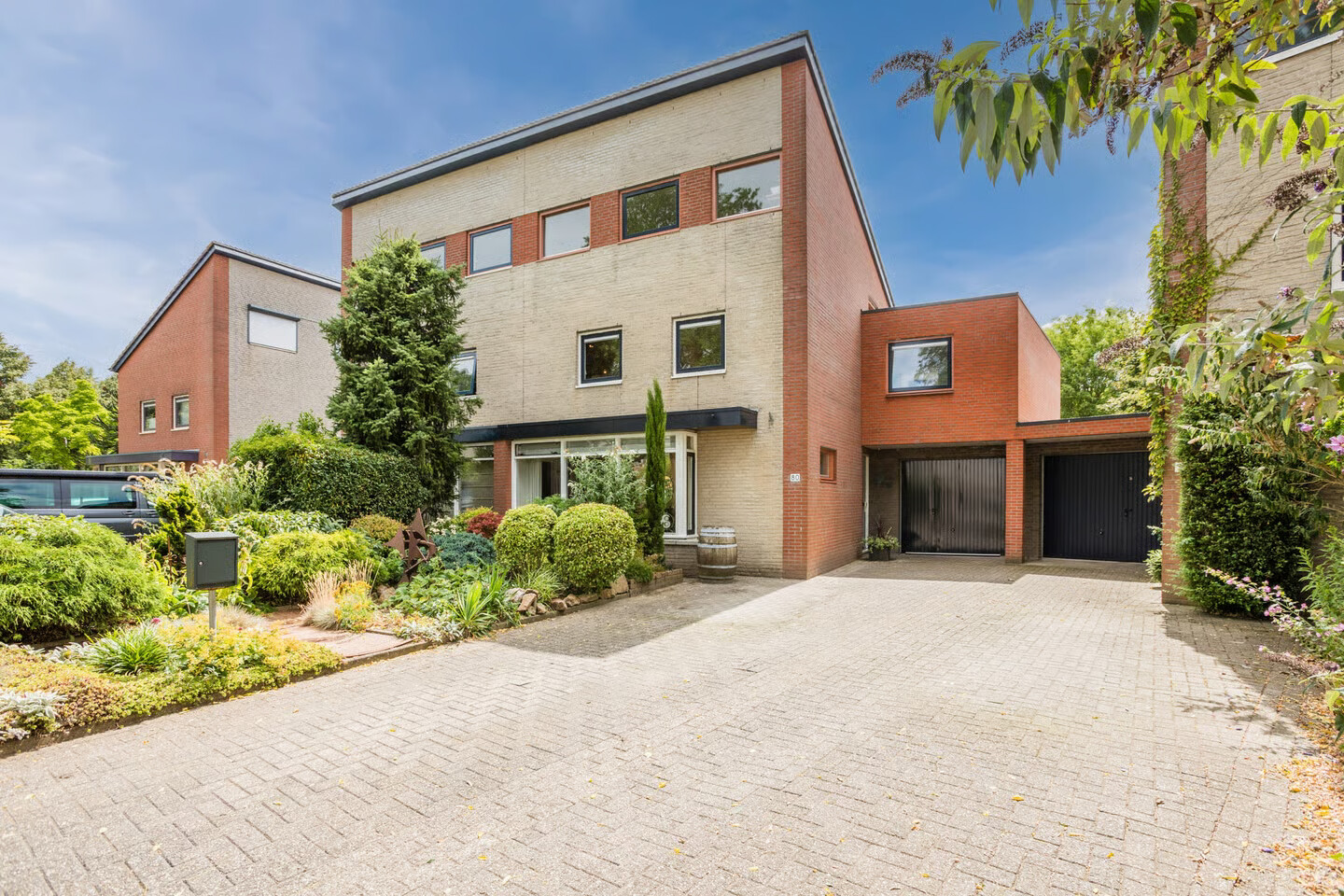 Tussenwoning te koop: Vrouwenlaan 80, Zwolle