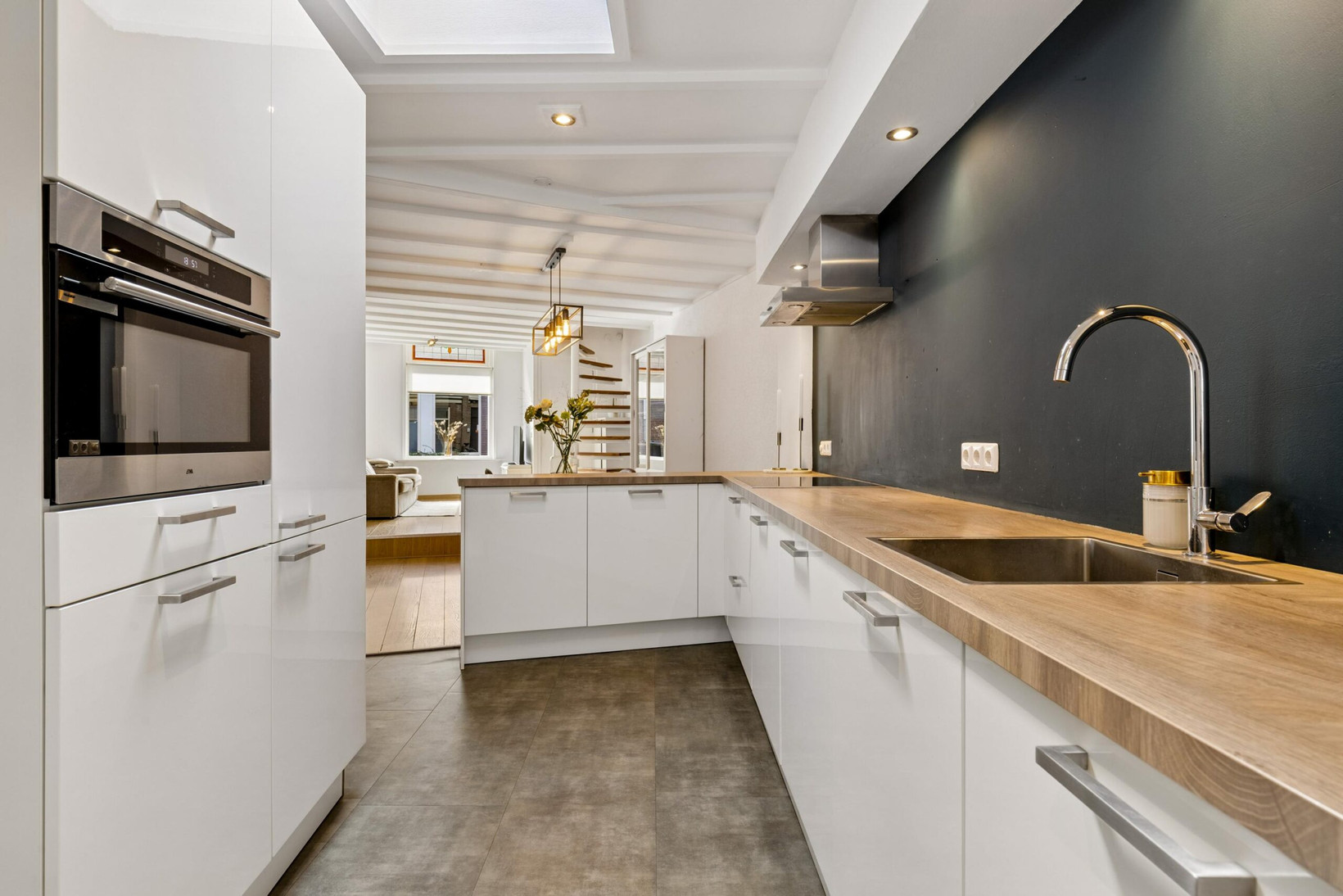 Tussenwoning te koop: Vechtstraat 51, Zwolle