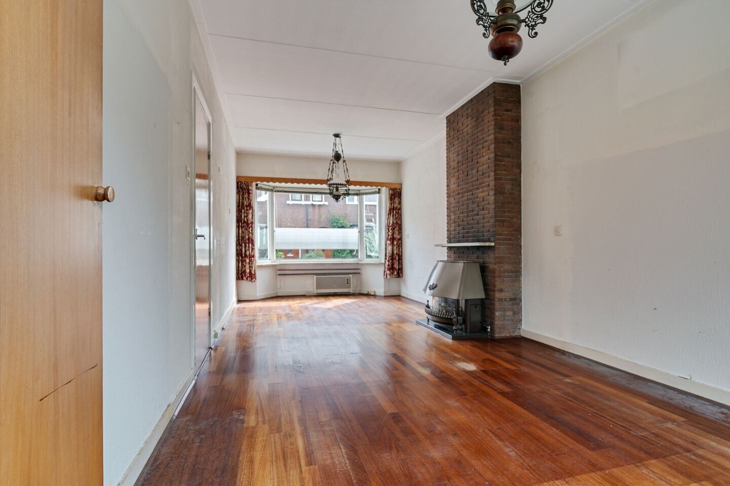 Tussenwoning te koop: De Genestetstraat 55, Zwolle