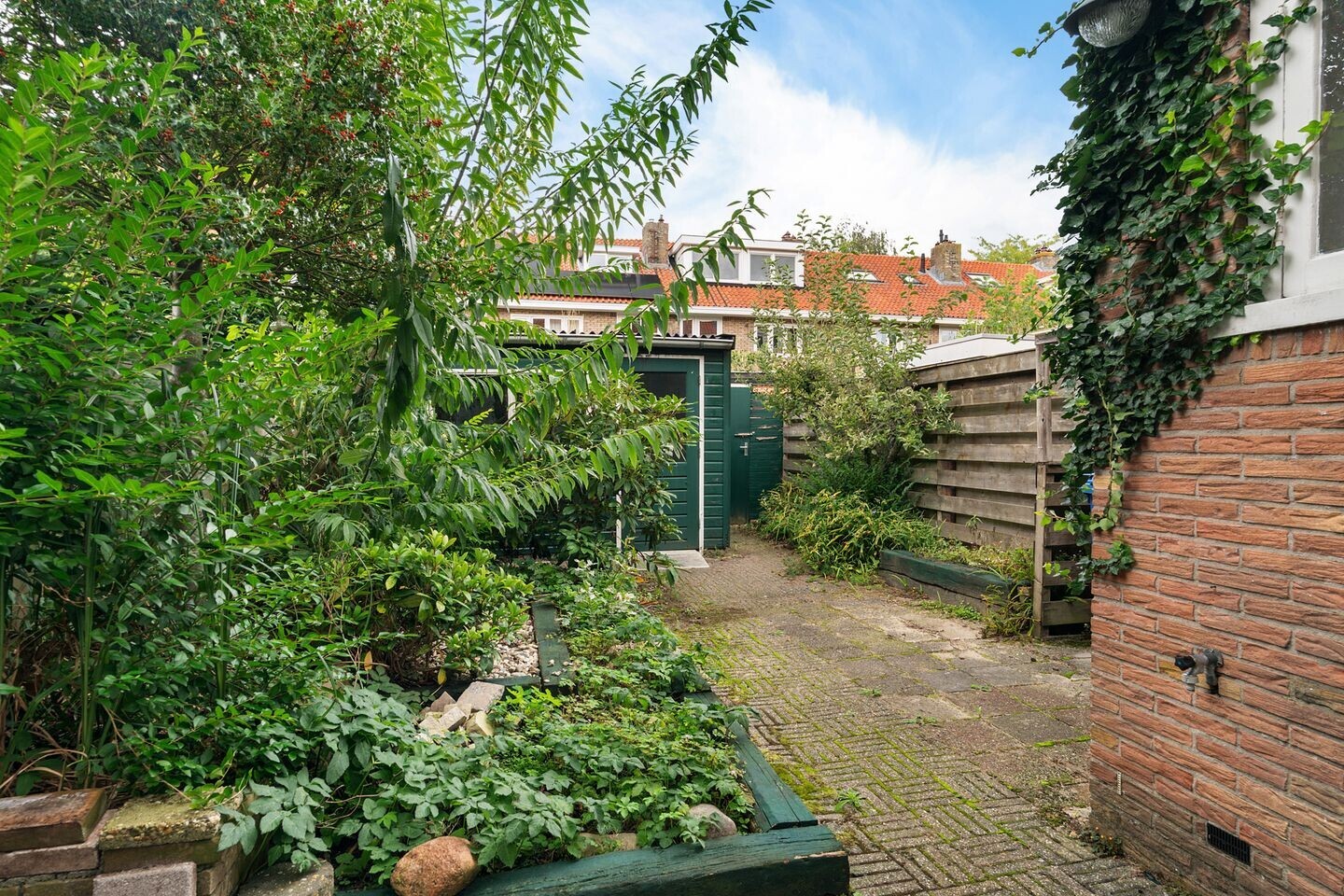 Tussenwoning te koop: De Genestetstraat 55, Zwolle