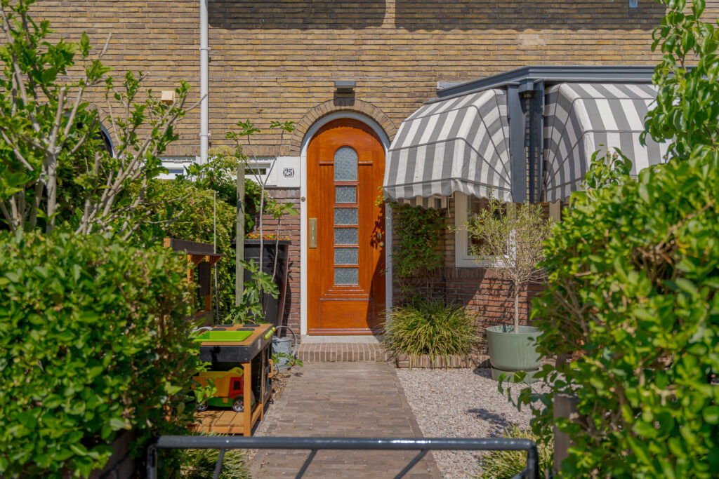 Tussenwoning te koop: Tesselschadestraat 25, Zwolle