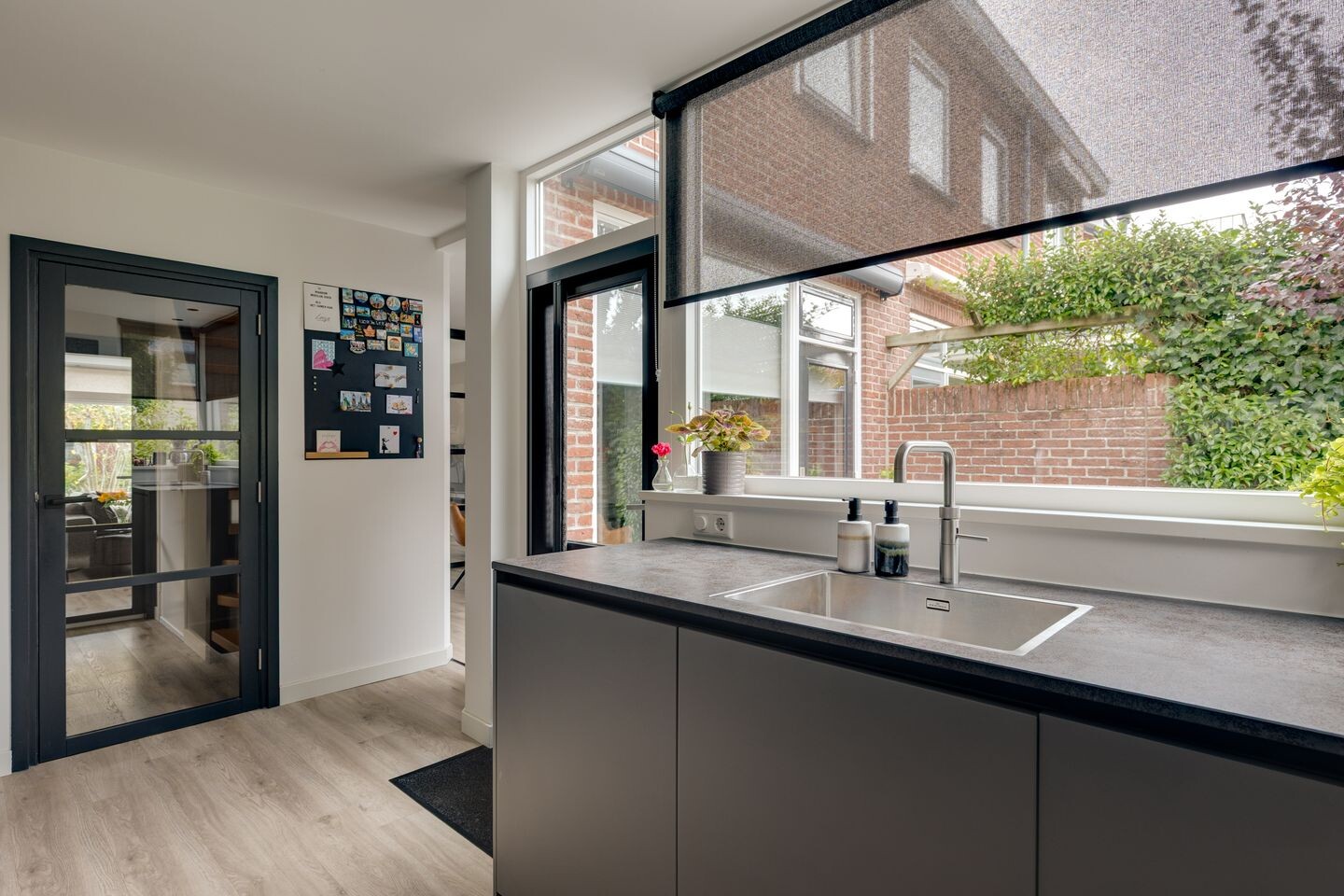 Twee-onder-één-kap te koop: Carry van Bruggenstraat 6, Zwolle