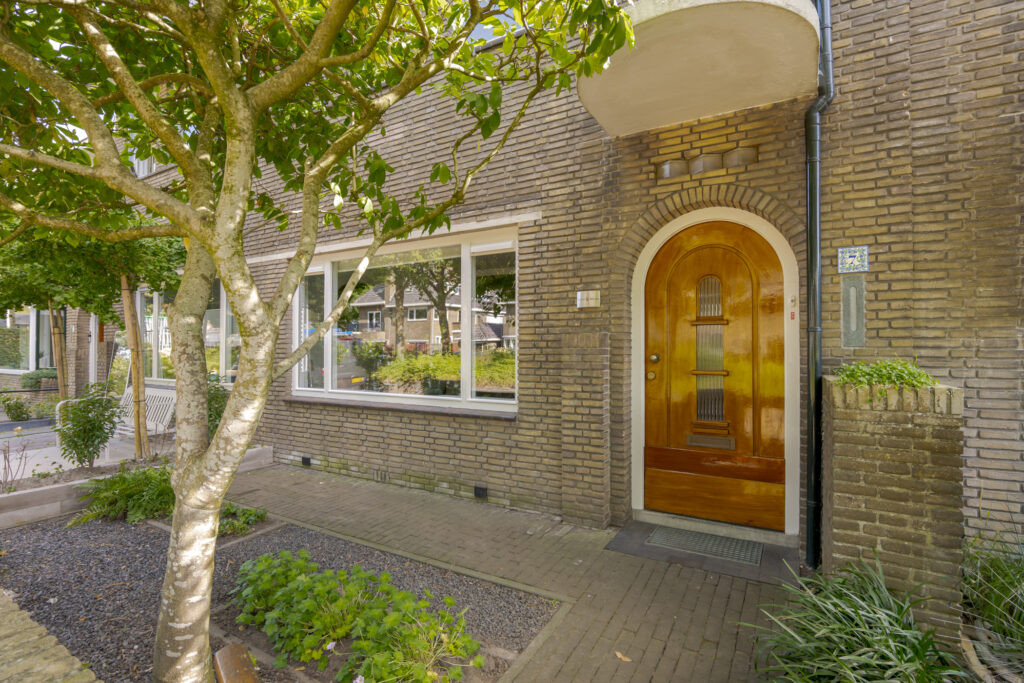 Tussenwoning te koop: Cornelis Houtmanstraat 7, Zwolle