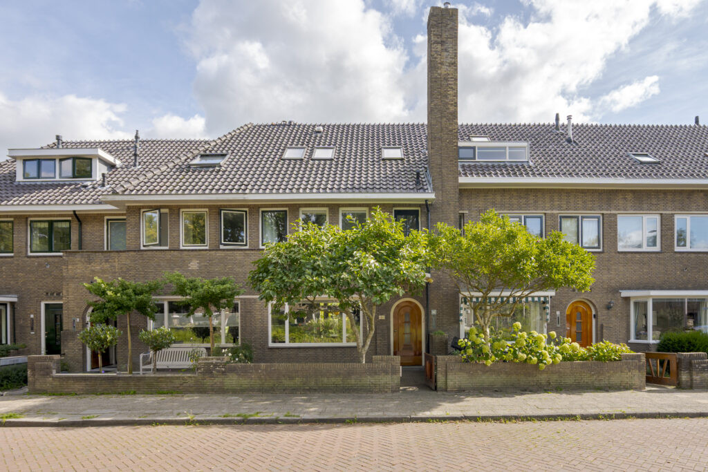 Tussenwoning te koop: Cornelis Houtmanstraat 7, Zwolle