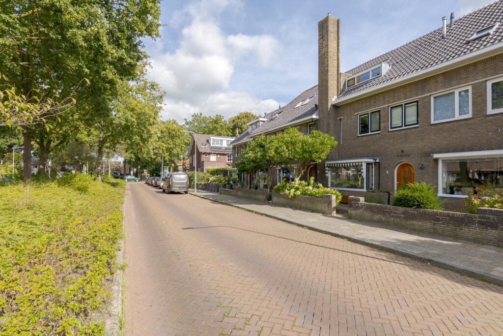 Tussenwoning te koop: Cornelis Houtmanstraat 7, Zwolle