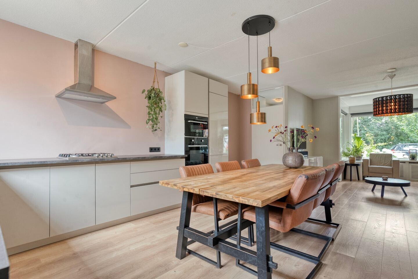 Tussenwoning te koop: Zeisweg 16, Zwolle