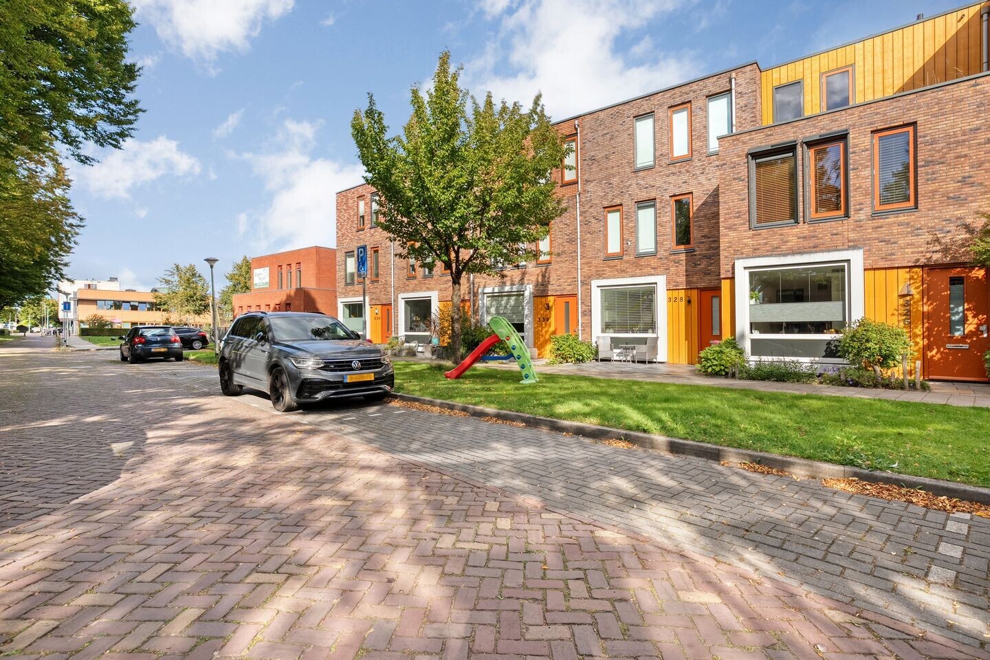 Tussenwoning te koop: Beethovenlaan 326, Zwolle