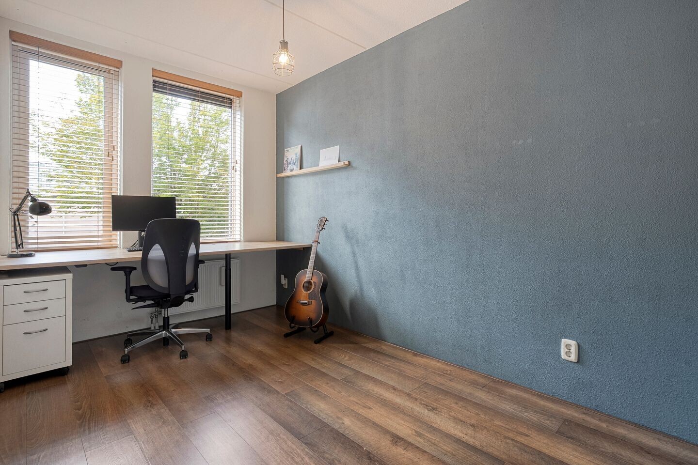 Tussenwoning te koop: Beethovenlaan 326, Zwolle