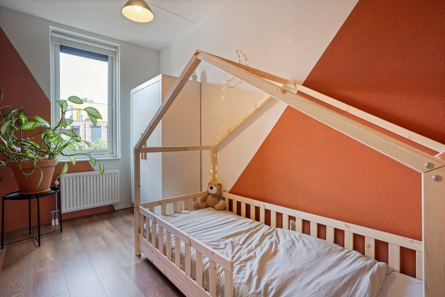 Tussenwoning te koop: Beethovenlaan 326, Zwolle