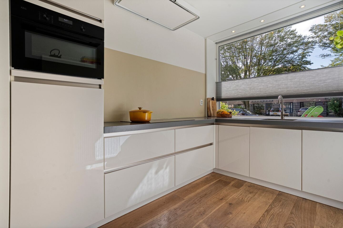 Tussenwoning te koop: Beethovenlaan 326, Zwolle