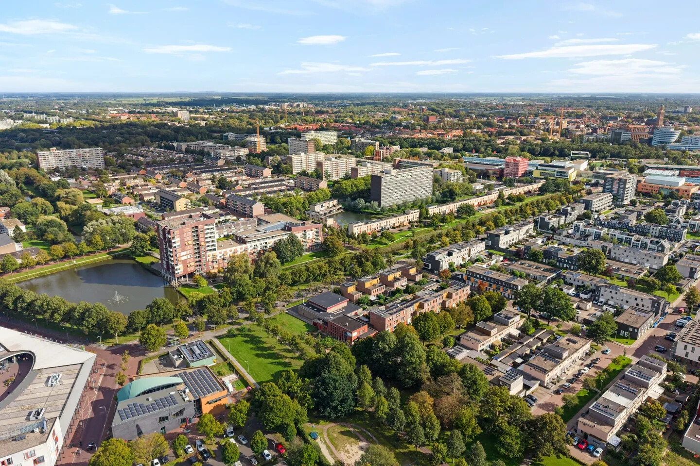 Tussenwoning te koop: Beethovenlaan 326, Zwolle