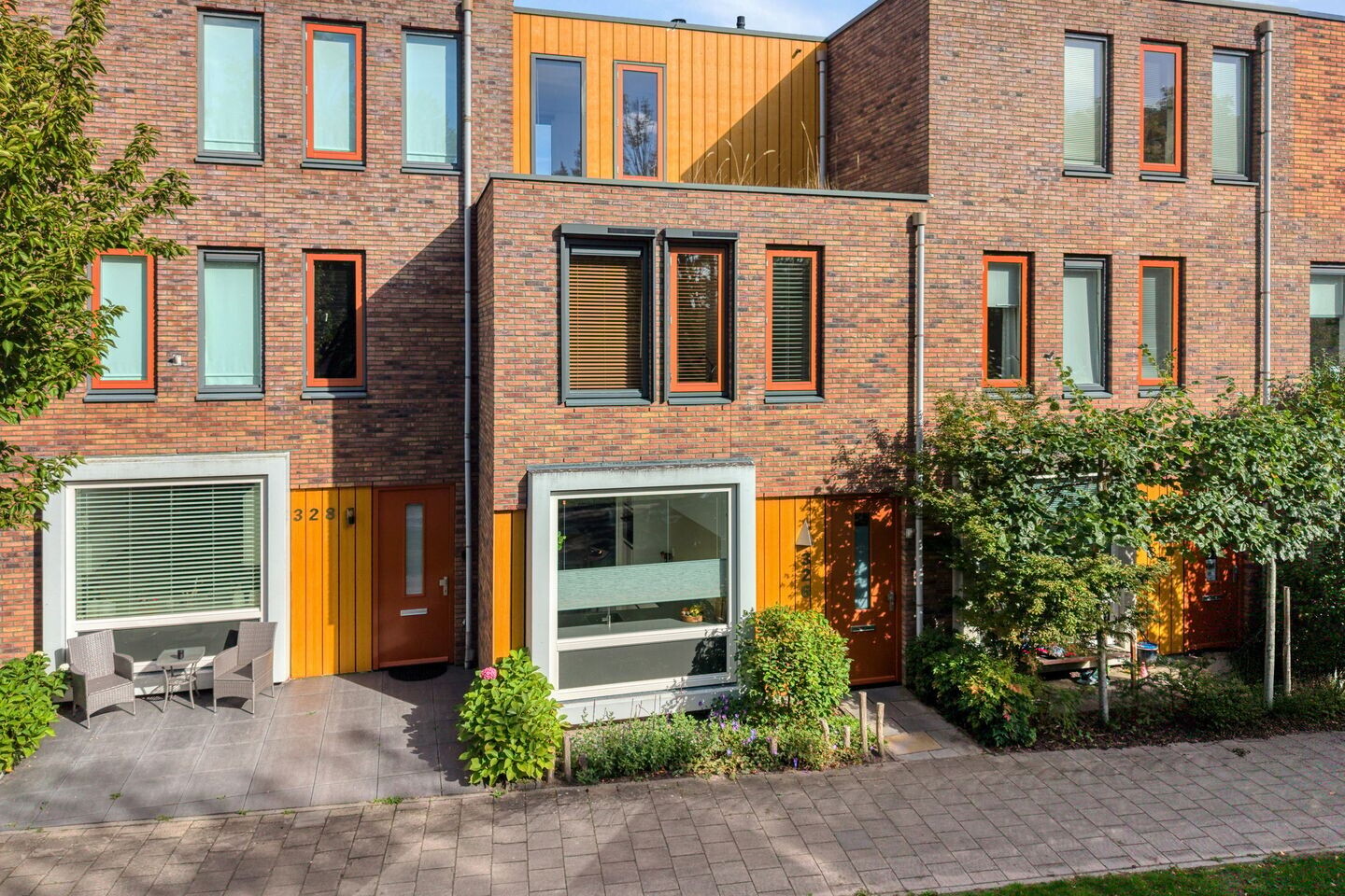 Tussenwoning te koop: Beethovenlaan 326, Zwolle