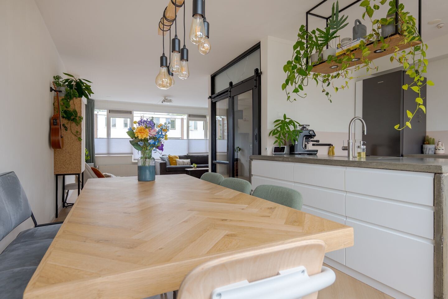 Tussenwoning te koop: Alm 6, Zwolle