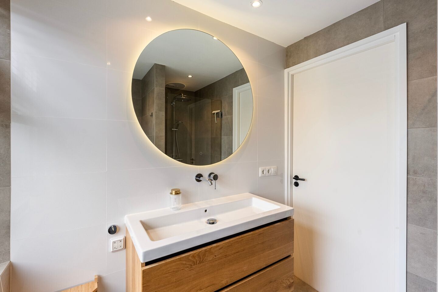 Tussenwoning te koop: Hagedoornweg 4, Zwolle