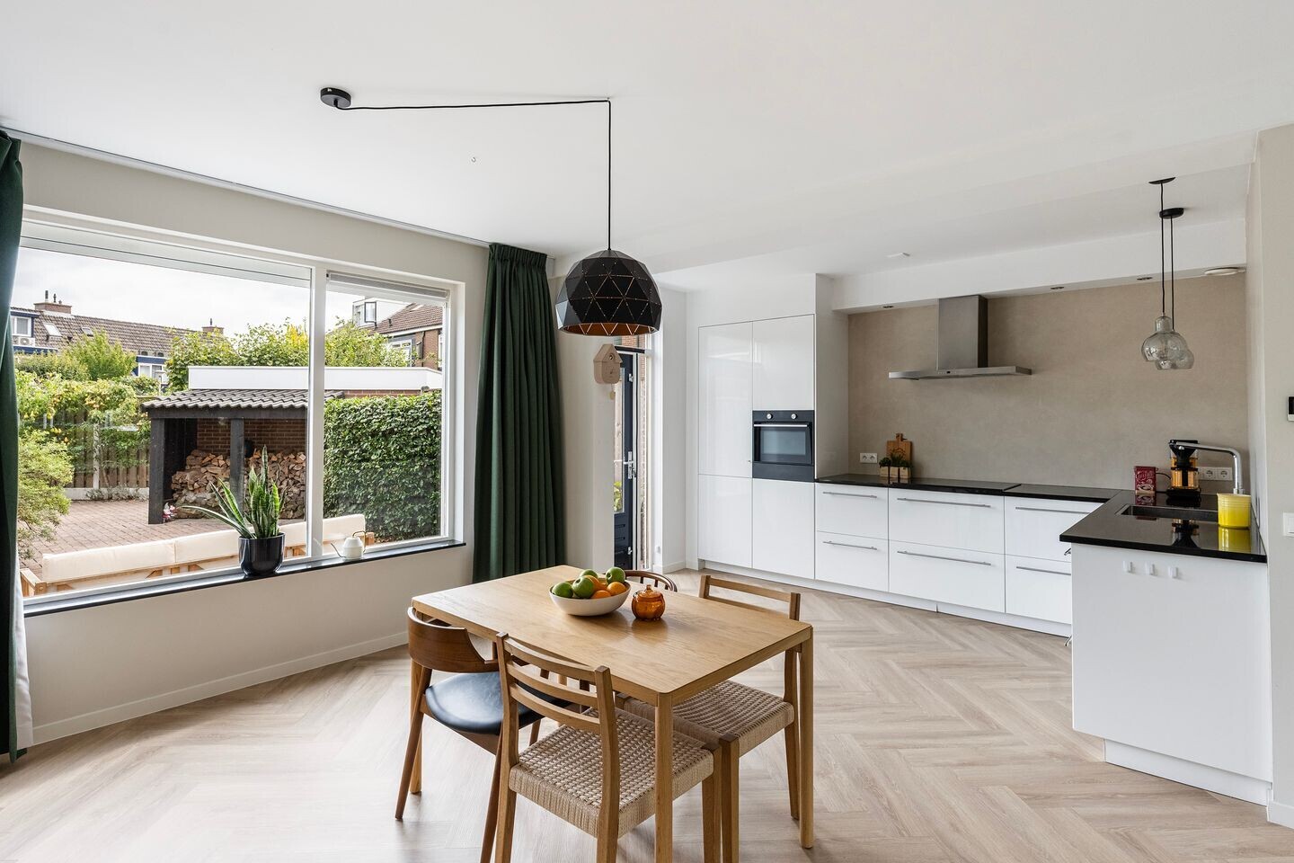 Tussenwoning te koop: Hagedoornweg 4, Zwolle