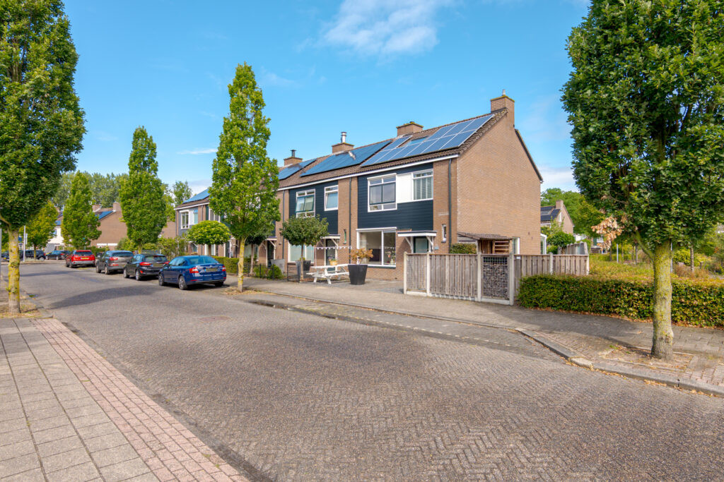 Hoekwoning te koop: Ereprijsweg 2, Zwolle