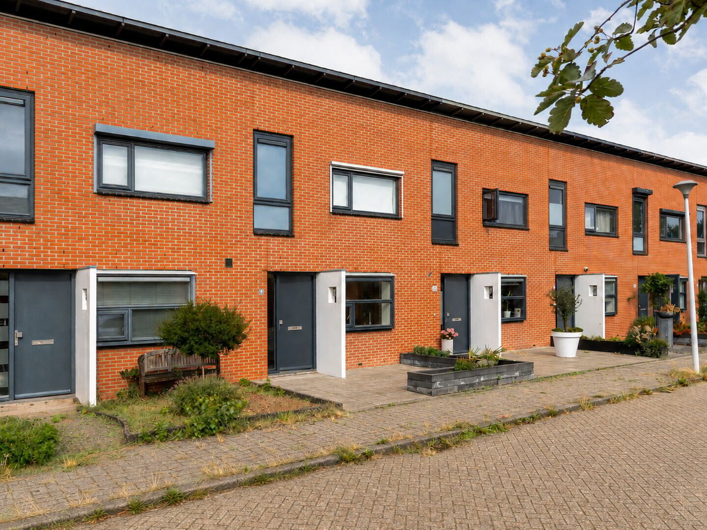 Tussenwoning te koop: Kalkbranderstraat 42, Zwolle