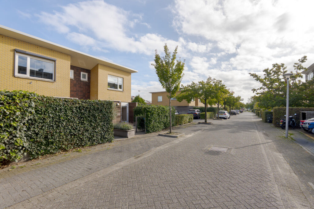 Hoekwoning te koop: Wulphof 19, Zwolle