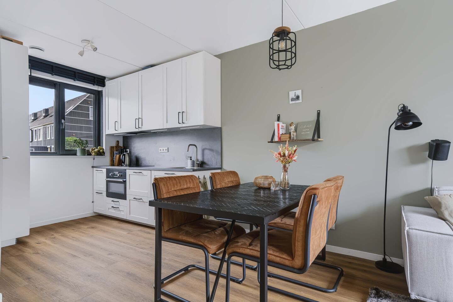 Tussenwoning te koop: Blauwselmolen 5, Zwolle
