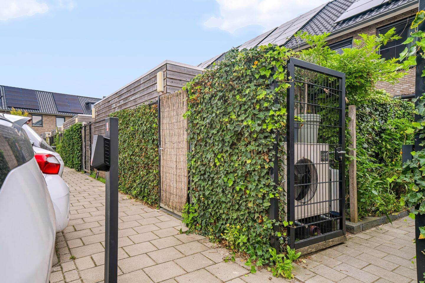 Tussenwoning te koop: Blauwselmolen 5, Zwolle