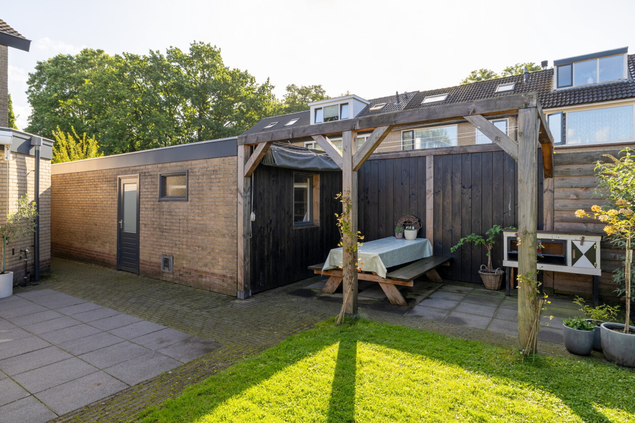 Hoekwoning te koop: Talmastraat 1, Nunspeet