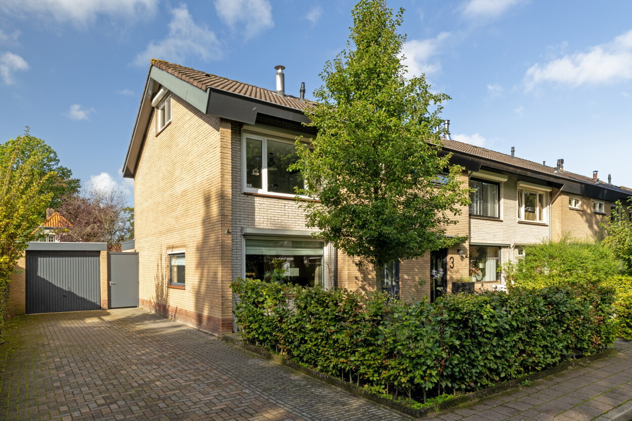 Hoekwoning te koop: Talmastraat 1, Nunspeet