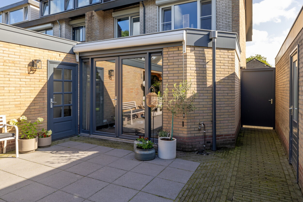 Hoekwoning te koop: Talmastraat 1, Nunspeet