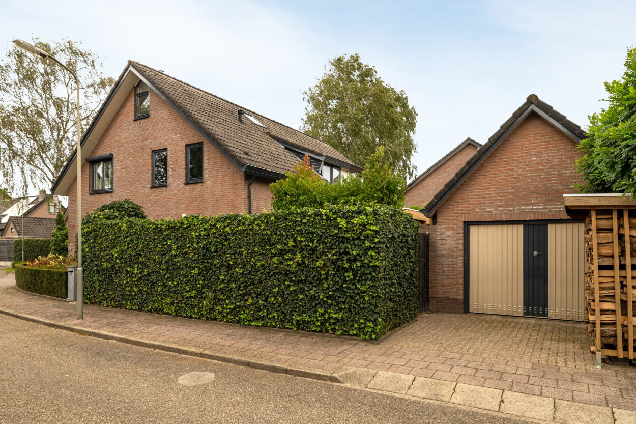 Twee-onder-één-kap te koop: Roggeweg 32, Elspeet