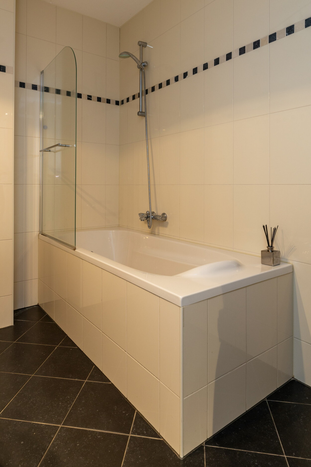 Tussenwoning te koop: Feytahof 13, Elspeet