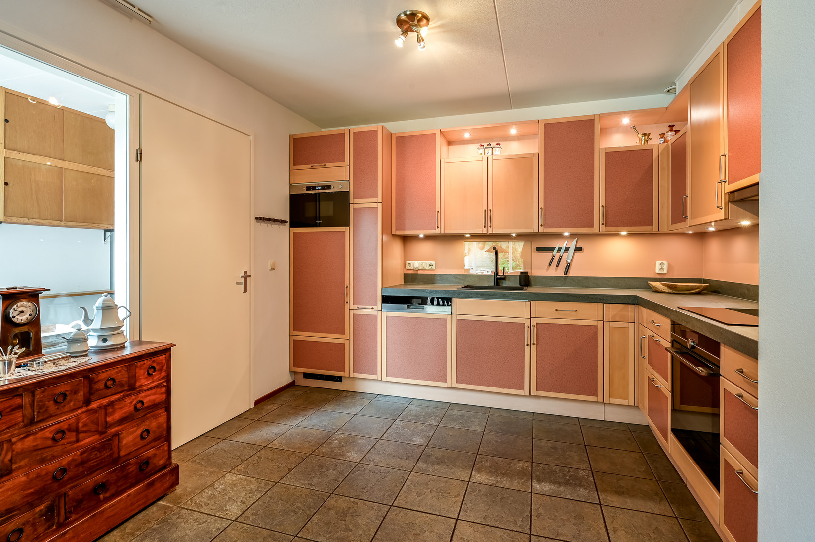 Hoekwoning te koop: Altenaweg 2, Elburg