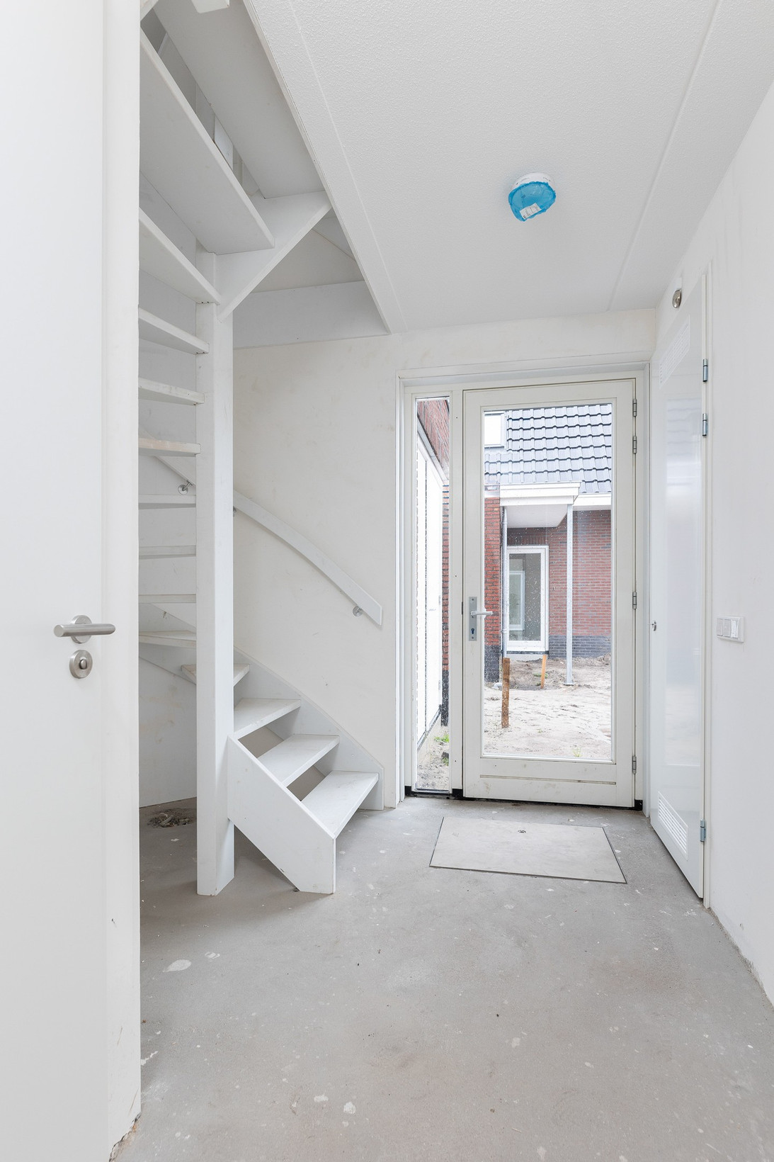 Twee-onder-één-kap te koop: Stationsweg 28, Wezep