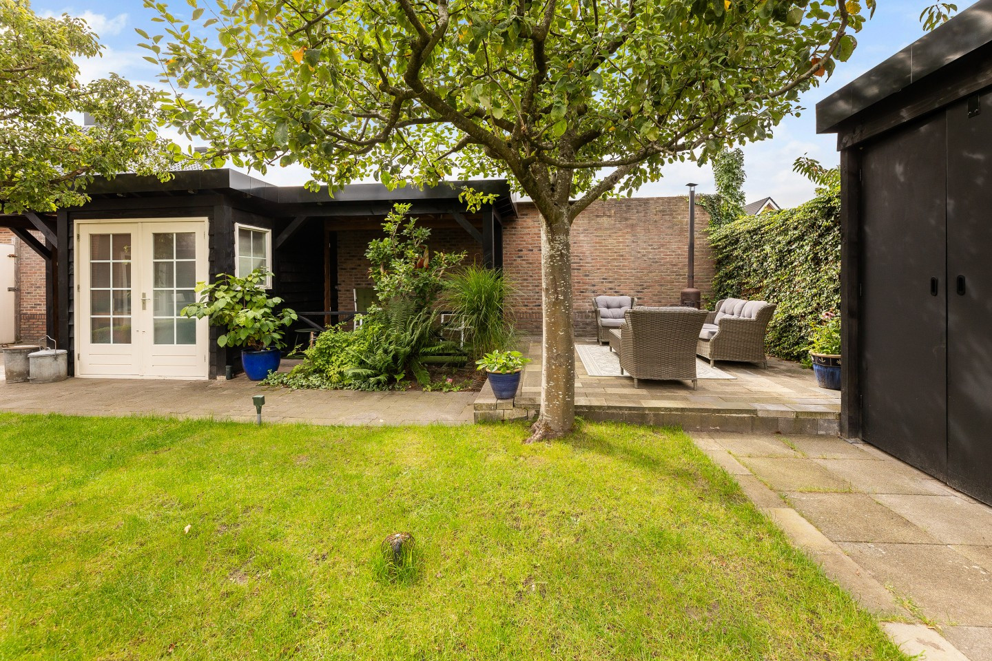 Twee-onder-één-kap te koop: Marga Klompéstraat 10, Wezep