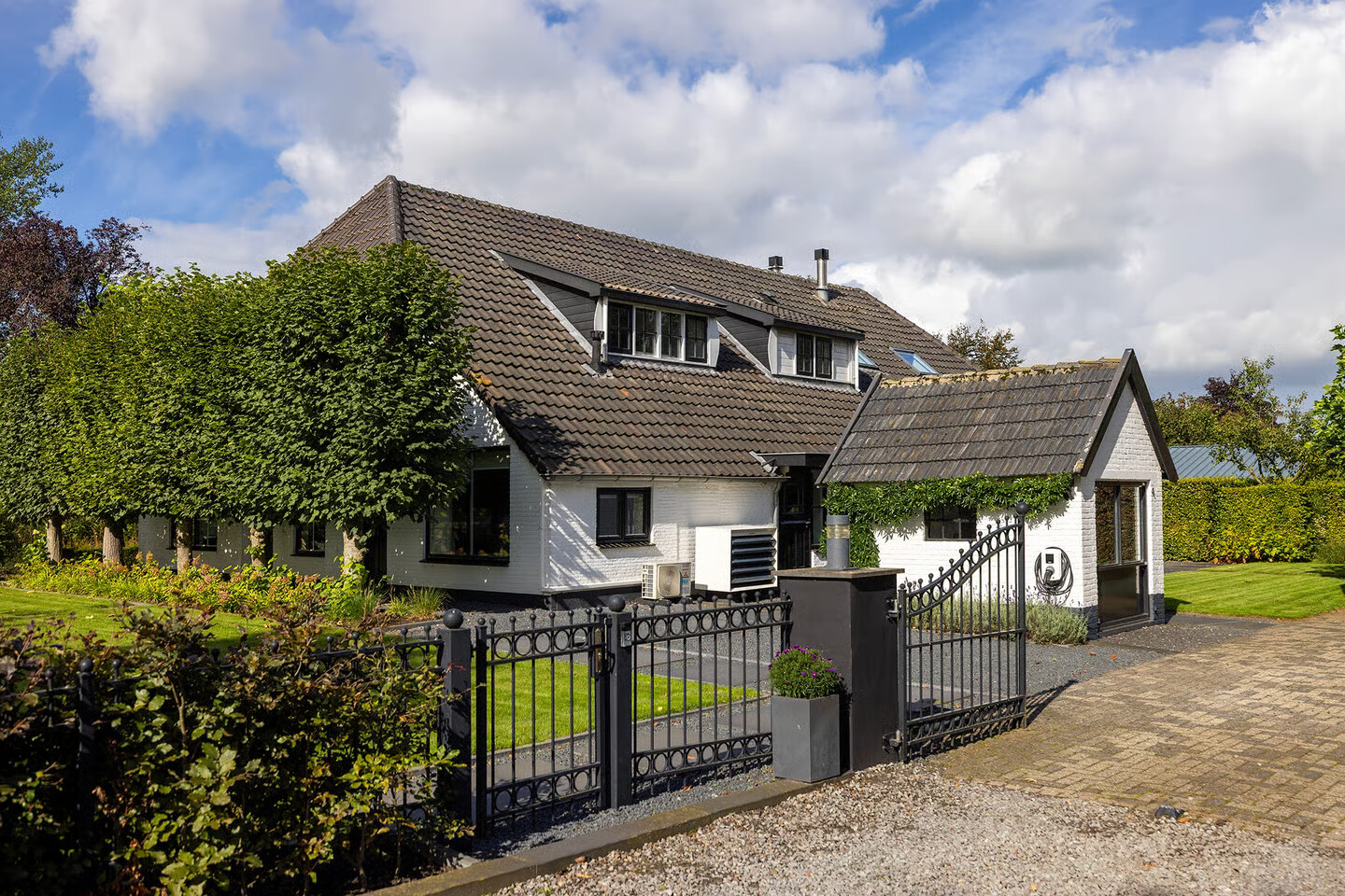 Twee-onder-één-kap te koop: Bovenheigraaf 26A, Oldebroek
