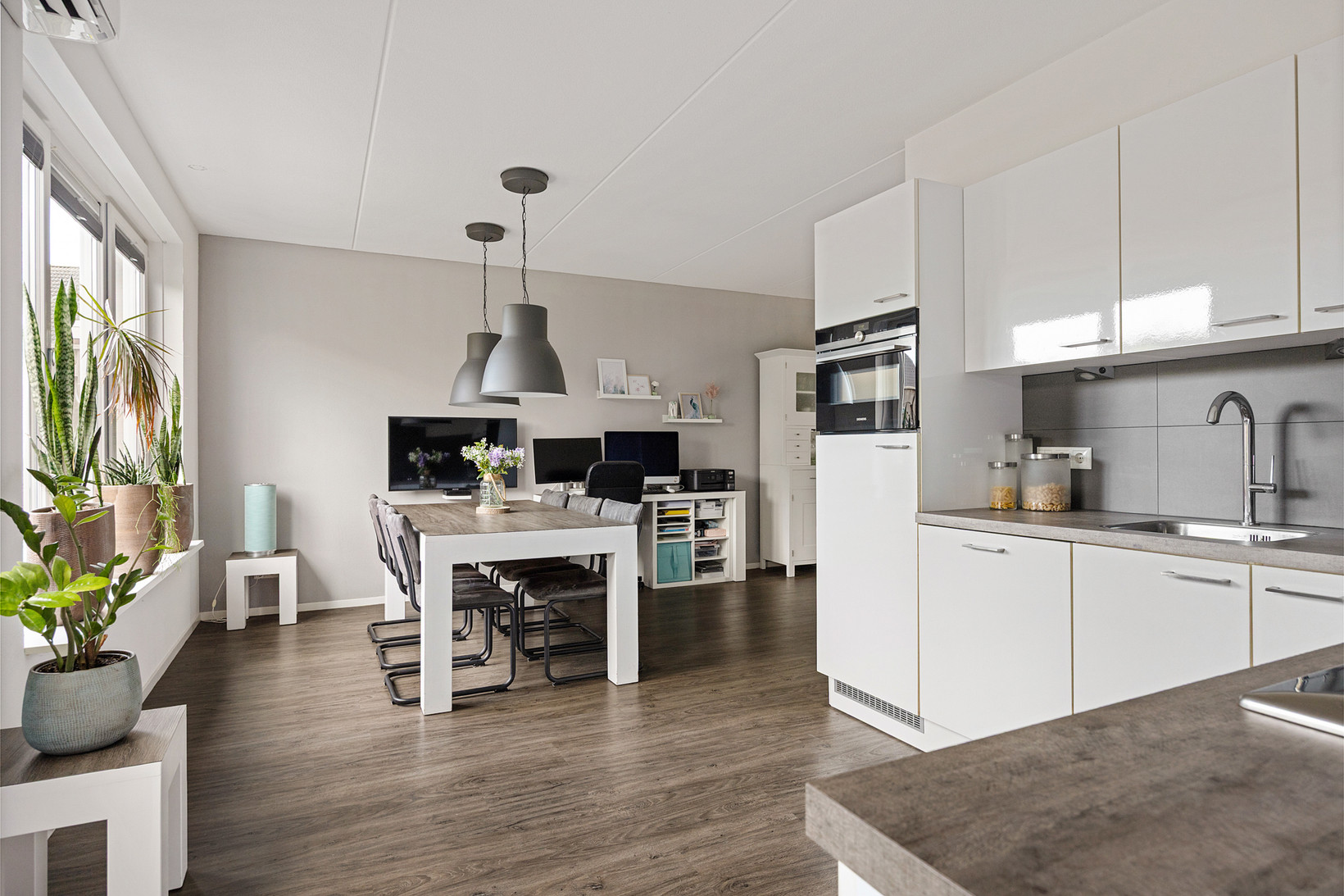 Twee-onder-één-kap te koop: Roseweert 8, Luttenberg