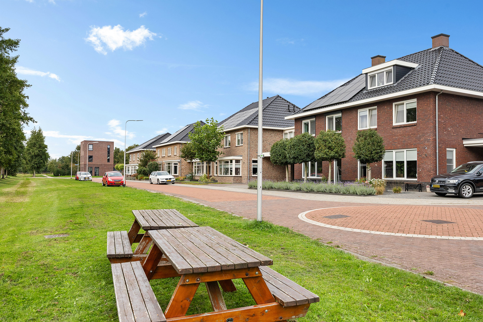 Twee-onder-één-kap te koop: Roseweert 8, Luttenberg