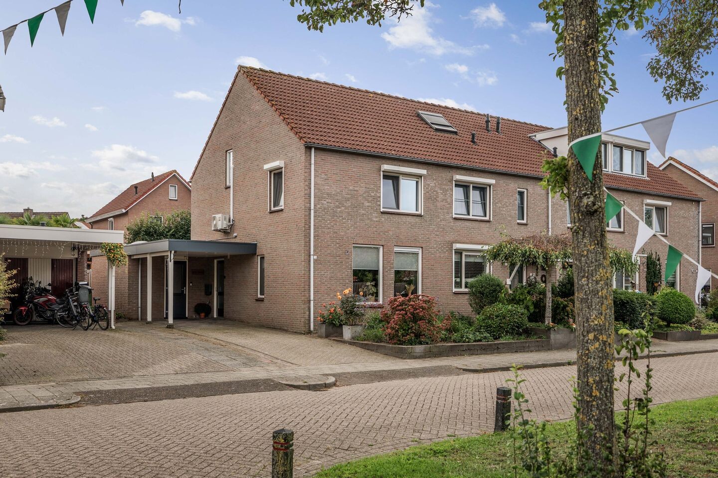 Hoekwoning te koop: de lange slag 13, Heeten