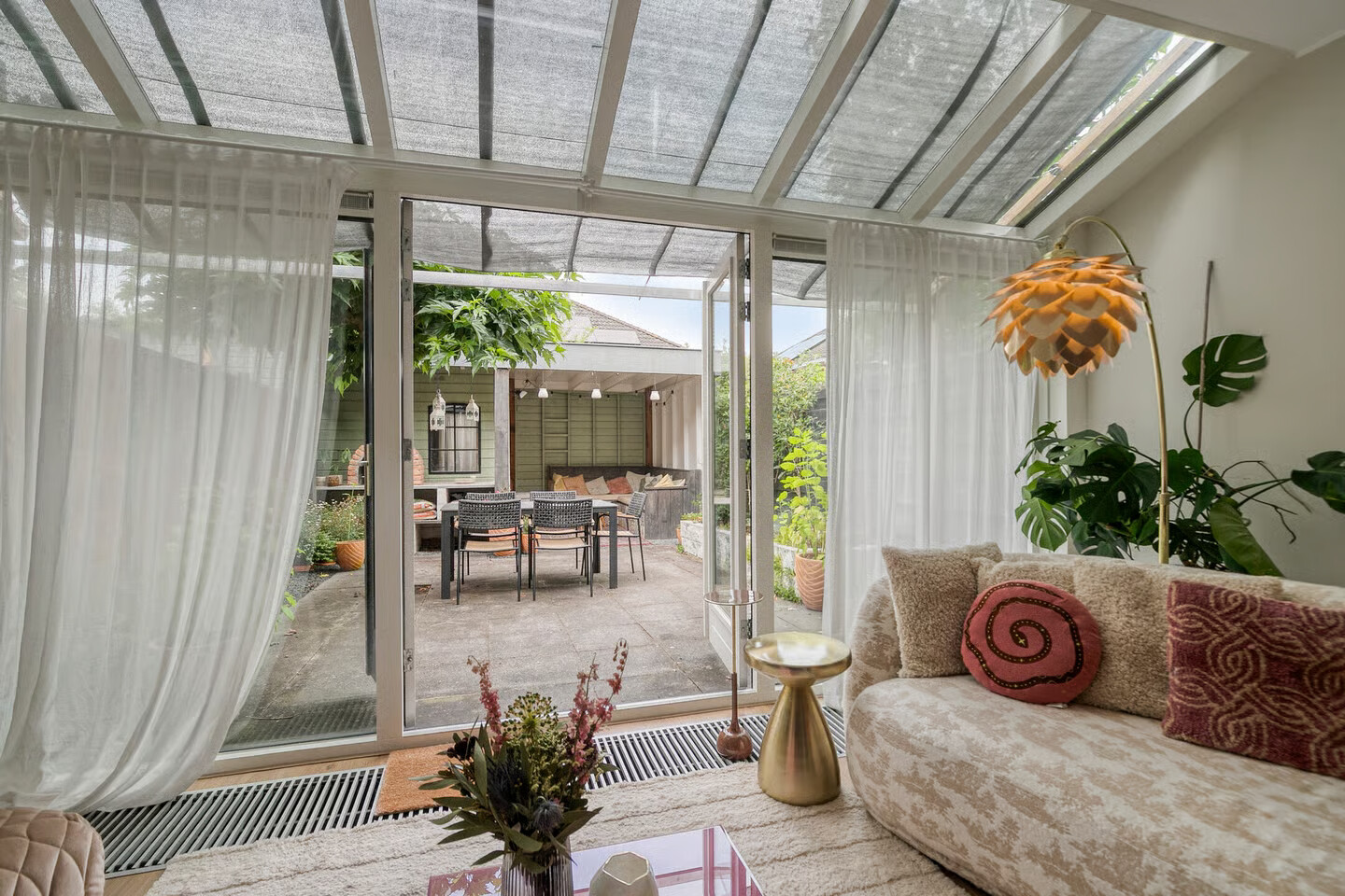 Tussenwoning te koop: Warande 17, Epe