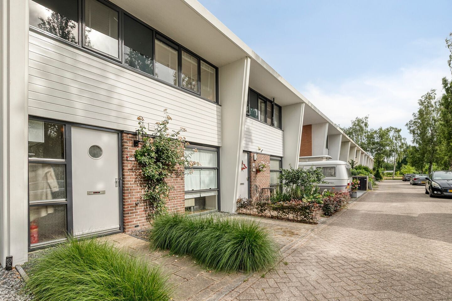 Tussenwoning te koop: Warande 17, Epe