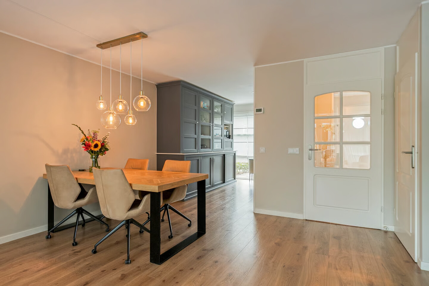 Tussenwoning te koop: Warande 17, Epe