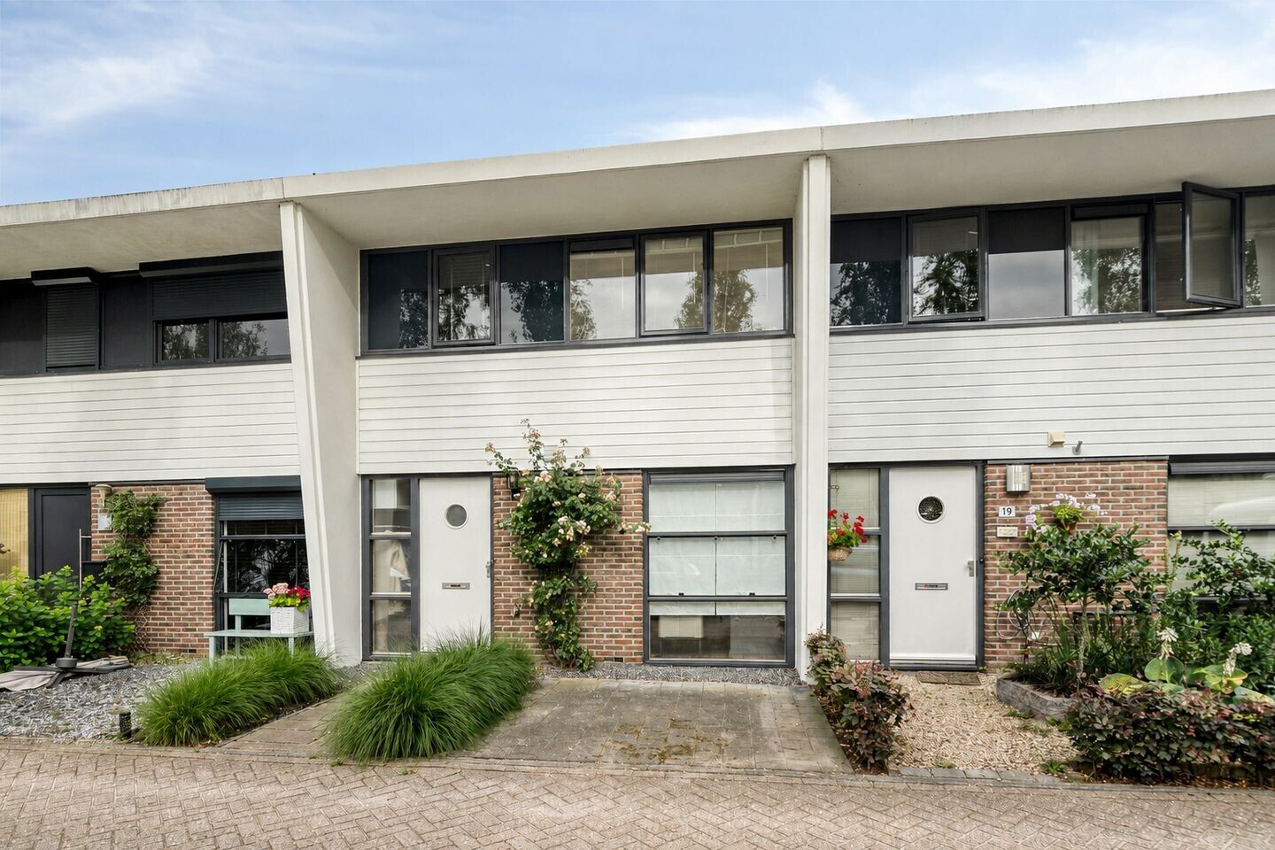 Tussenwoning te koop: Warande 17, Epe