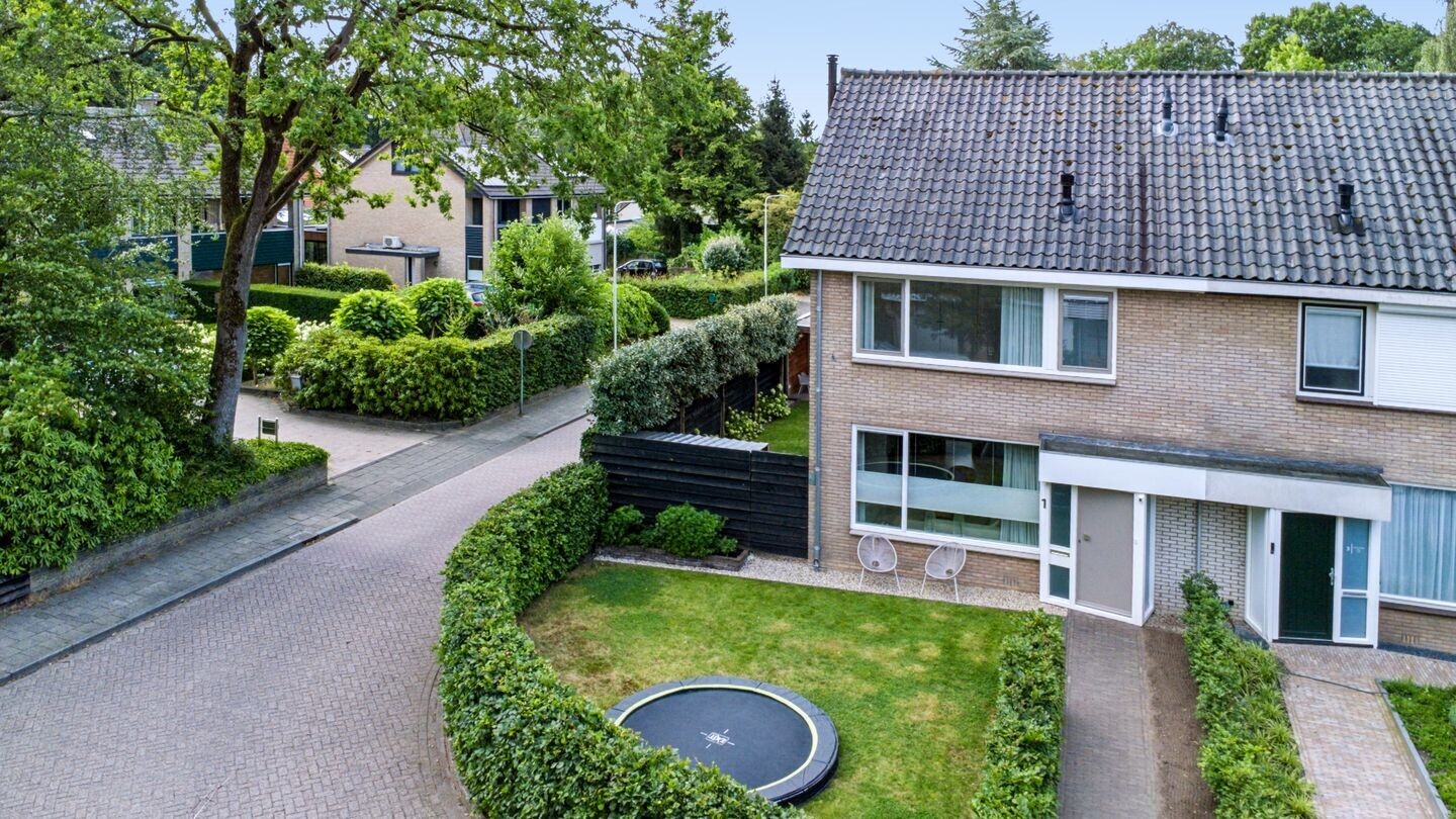 Hoekwoning te koop: Vossenhoek 1, Vaassen