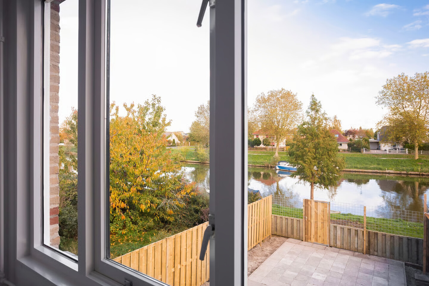 Tussenwoning te huur: Rhônestraat 156, Lelystad