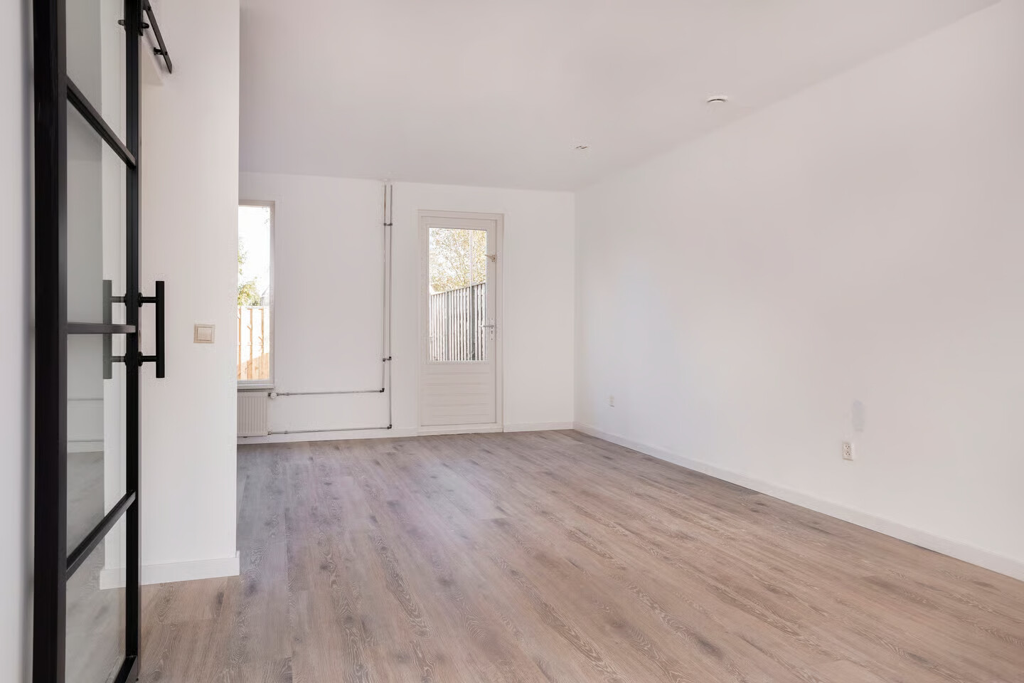 Tussenwoning te huur: Rhônestraat 156, Lelystad