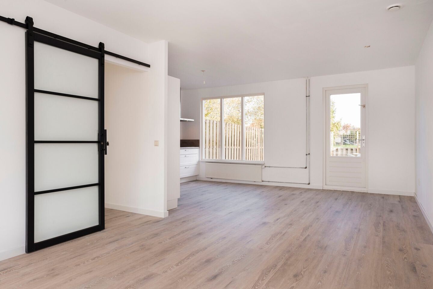 Tussenwoning te huur: Rhônestraat 156, Lelystad